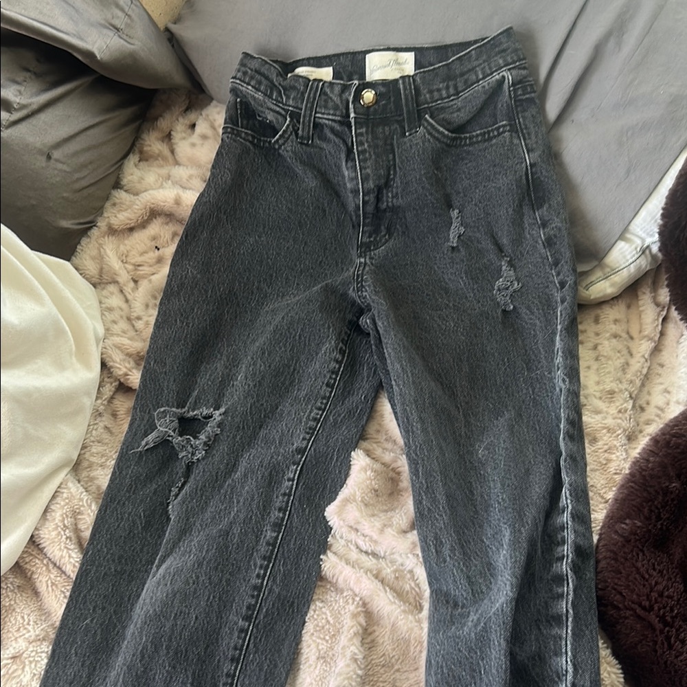 Black Distressed Straight Leg Jeans with Vintage Appeal